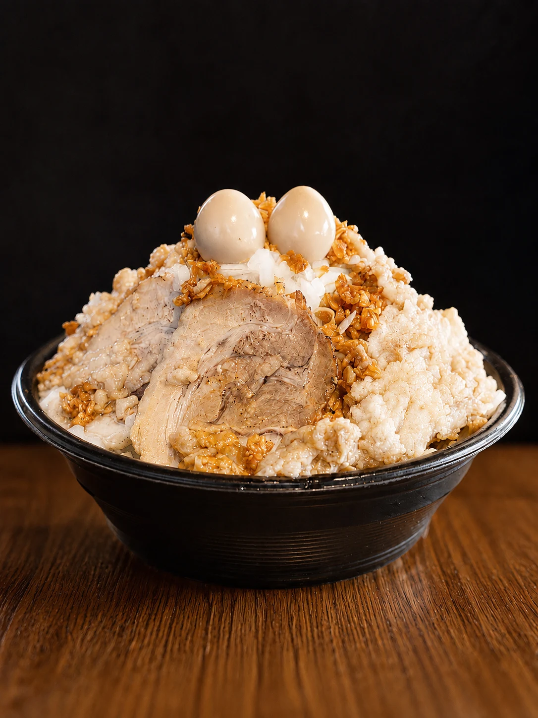 背徳の肉爆盛りチャーから背脂丼